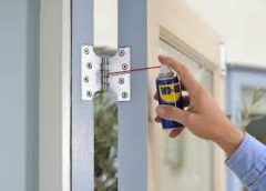 صيانة الأبواب الخشبية وأسباب صوت الصرير