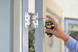 صيانة الأبواب الخشبية وأسباب صوت الصرير